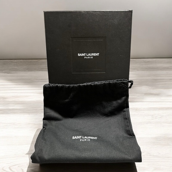 🔥 YSL Envelope Crossbody Bag With Box and Dustbag EUC! - Picture 4 of 10